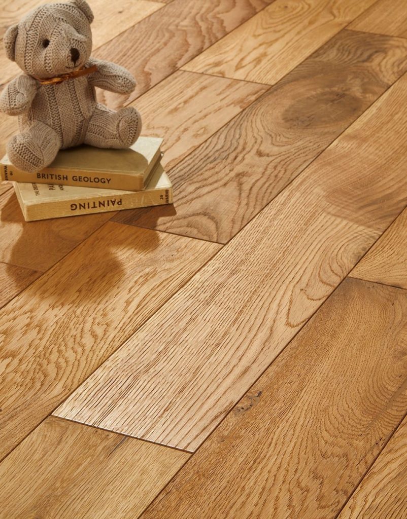 Get The Best Brushed And Oiled Oak Flooring For Your Home
